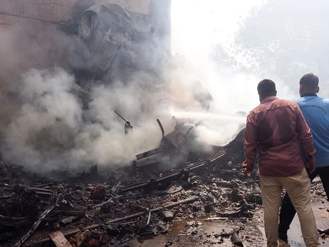 Навколо мене були тіла й уламки літака, - єдиний, хто  вижив у авіакатастрофі в Індії