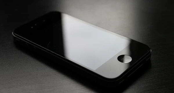 Из-за удаления данных с телефонов украинцев не выпускают с оккупированных территорий