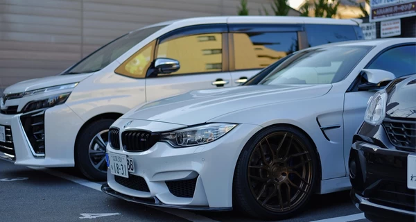 В Украине запретили мыть и ремонтировать авто во дворах и на улицах