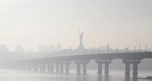 За два дня из-за российских атак в воздух Киева и области попали более 1900 тонн вредных веществ