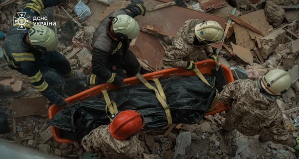 Молодой человек, который был под завалами в Киеве, все же погиб, - ГСЧС