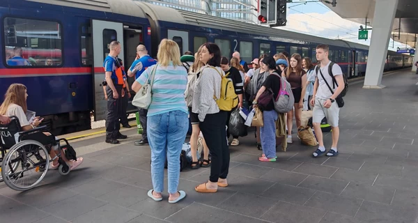 В Украину вернулась первая группа детей, пострадавших в ДТП во Франции