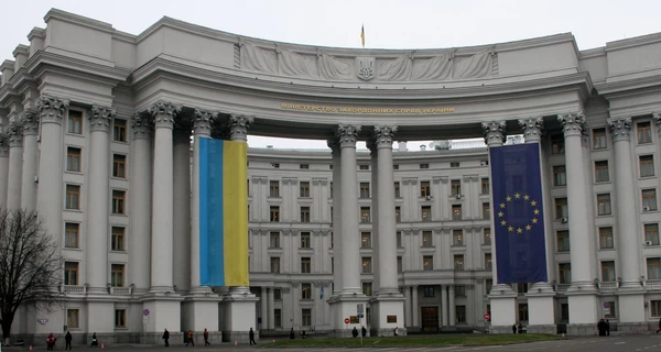 Более 380 украинцев ищут способ покинуть территорию Ирана и Израиля, - МИД