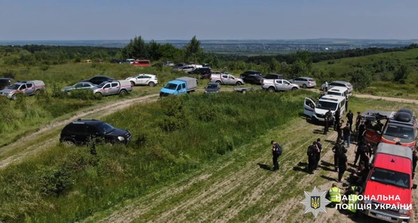 На Прикарпатье почти сутки более 300 человек ищут 6-летнего мальчика