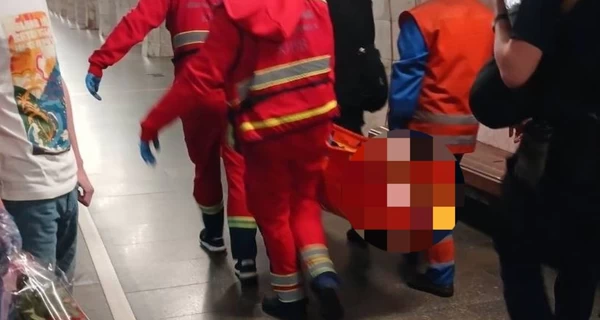 В Киевском метро зацепер, который пытался снять видео для соцсетей, получил серьезные травмы