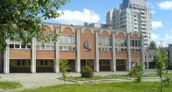 Во Львове суд оштрафовал четырех родителей и школьника за пляски под песни Моргенштерна