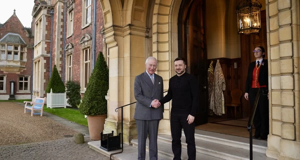 Зеленский прибыл в Британию - встретится с королем Чарльзом ІІІ