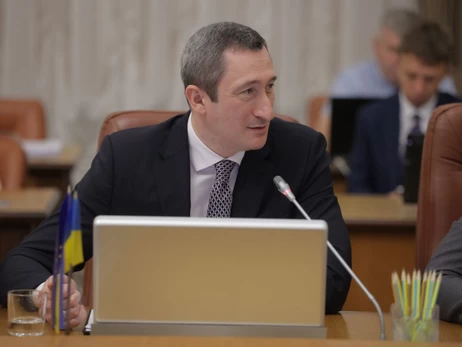 Министру Чернышову объявили подозрение в злоупотреблении служебным положением и неправомерной выгоде