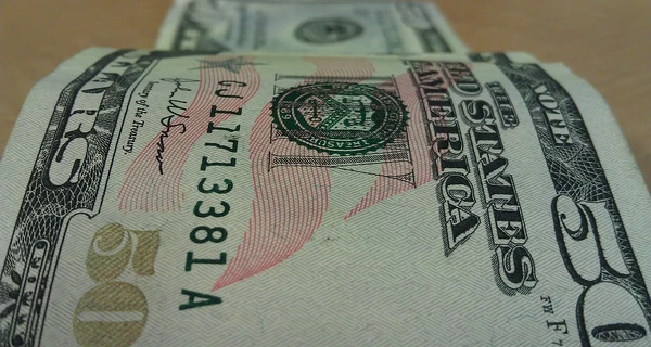 Курс валют на 24 июня: сколько стоят доллар, евро и злотый