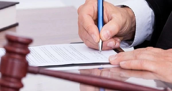 Британская школа, скандальные увольнения и закрытые двери суда: что скрывает Олег Проскурняк 