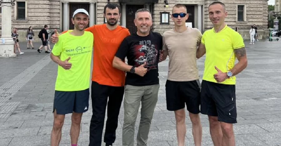 П'ятеро військових пробіжать з Києва до Львова за мінімальний час, щоб зібрати гроші на дрони