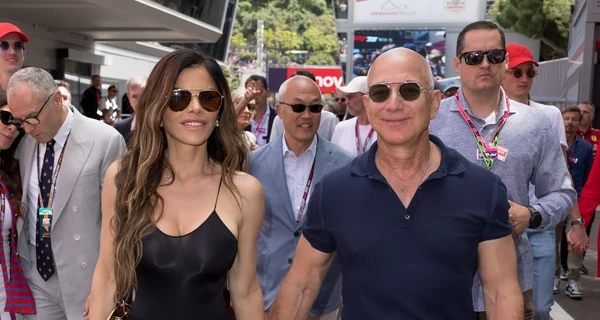 Свадьбу Джеффа Безоса и Лорен Санчес из-за протестов в Венеции перенесли на другую локацию