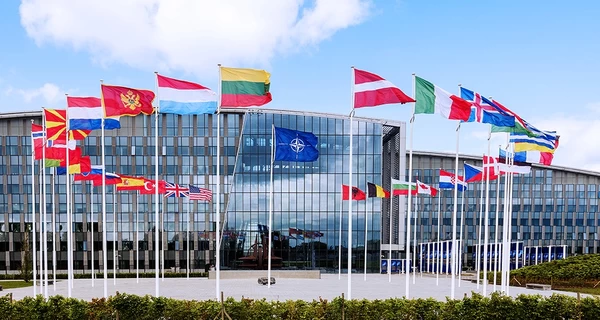 НАТО по итогам саммита признало Россию угрозой евроатлантической безопасности