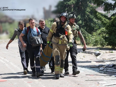 У Дніпрі кількість загиблих від російського удару збільшилась до 18 людей