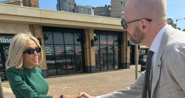 Яценюк встретился с первой леди Франции – в сети опубликовали общее фото