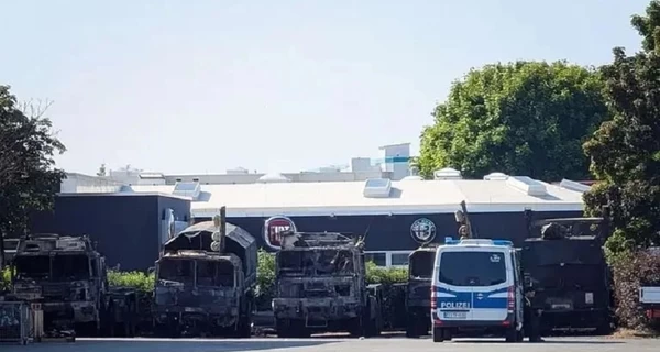 В Германии неизвестные подожгли грузовики бундесвера: могли перепутать с техникой ВСУ