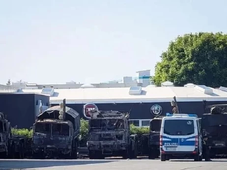 У Німеччині невідомі підпалили вантажівки бундесверу: могли переплутати з технікою ЗСУ