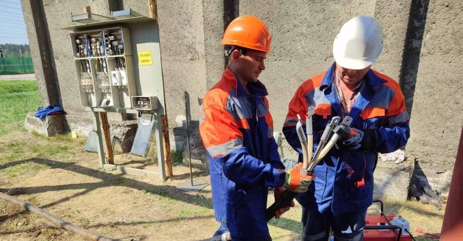 Россияне атаковали важный энергообъект в Херсонской области, ряд населенных пунктов обесточен