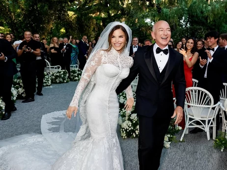 Лорен Санчес вийшла заміж за Джеффа Безоса у сукні Dolce & Gabbana, натхненній образом Софі Лорен
