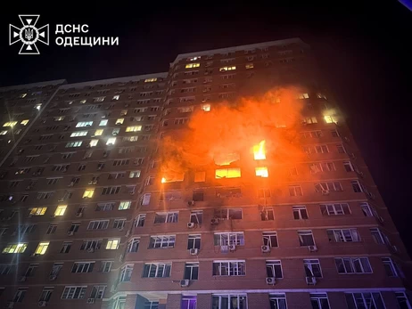 Россияне ночью попали дроном по жилому дому в Одессе, погибла супружеская пара