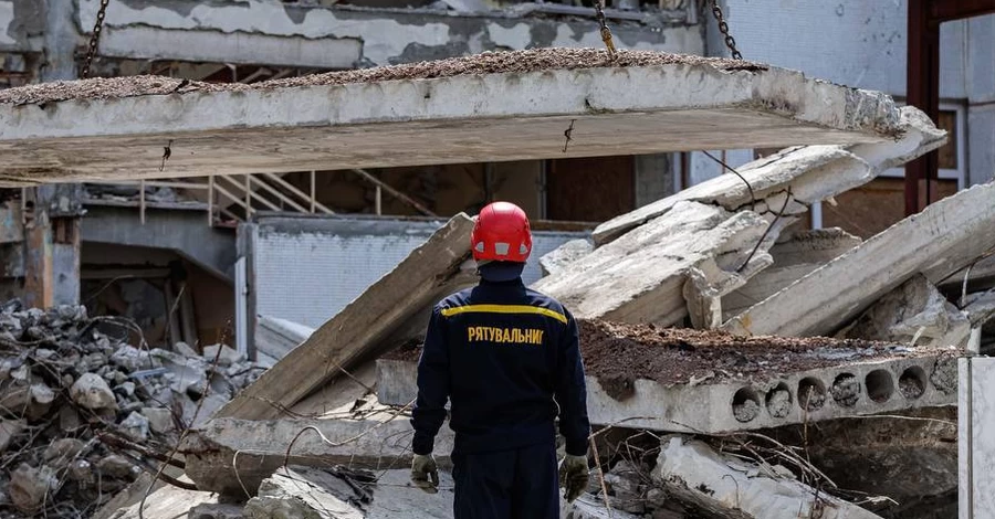 РФ атакувала Харків дронами - спалахнула пожежа, є поранені 