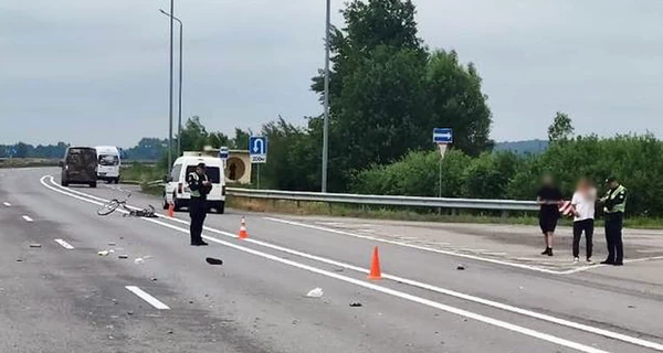 Житель Венгрии на Porsche сбил велосипедиста насмерть на трассе Киев-Чоп