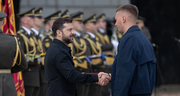 Учитель-звезда соцсетей Руслан Игоревич сообщил об угрозах из-за награды от президента