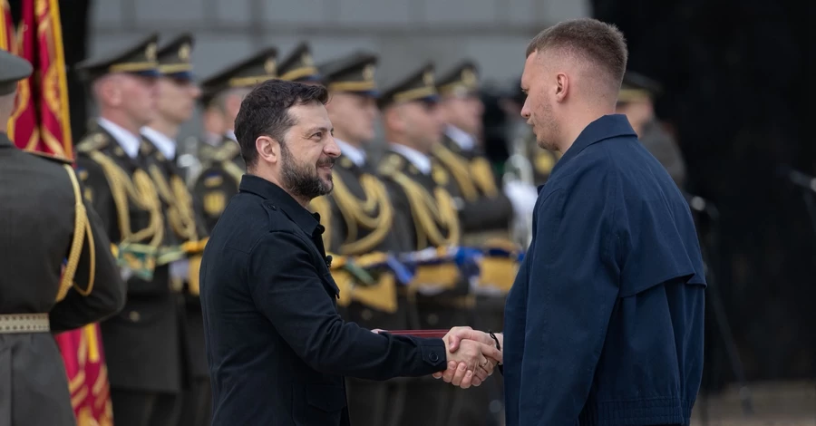 Вчитель - зірка соцмереж Руслан Ігорович повідомив про погрози через нагороду від президента