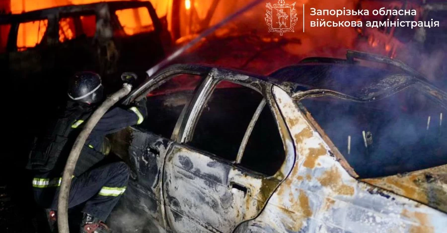 Россия ударила по Запорожью, повреждены предприятие и жилые дома