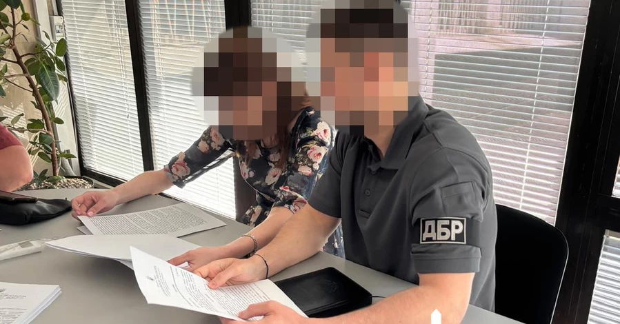 В Запорожье правоохранитель и адвокат присваивали квартиры одиноких умерших людей 