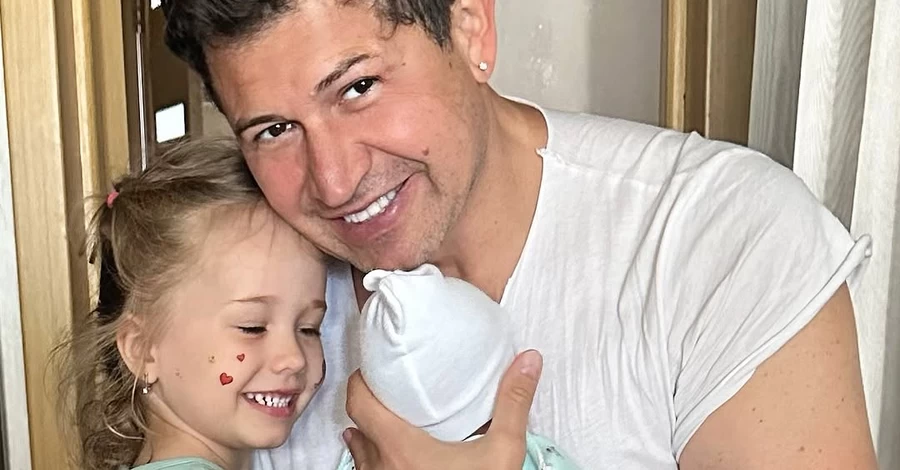 Андрій Джеджула зворушив кадрами знайомства дітей із їхньою новонародженою сестрою