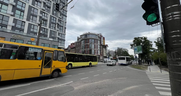 Во Львове уволили водителя автобуса, который не остановился во время минуты молчания