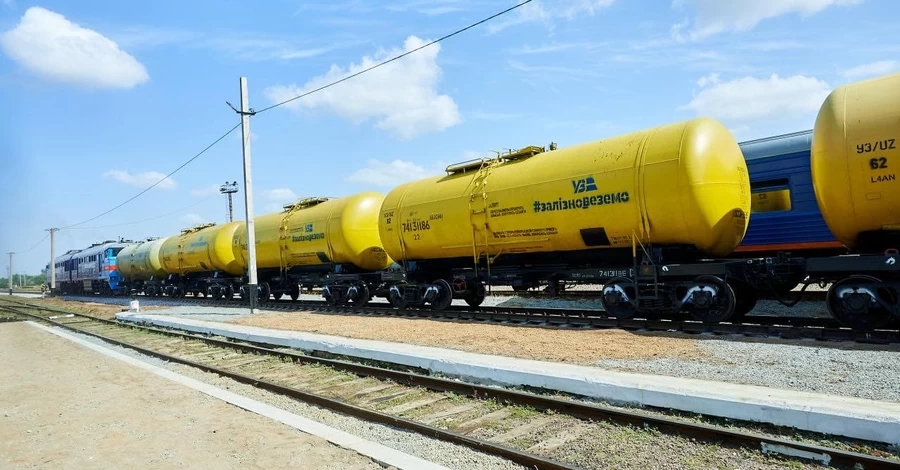 В Ровенской области грузовой поезд сошел с рельсов - пассажиров предупредили о задержке поездов на запад Украины