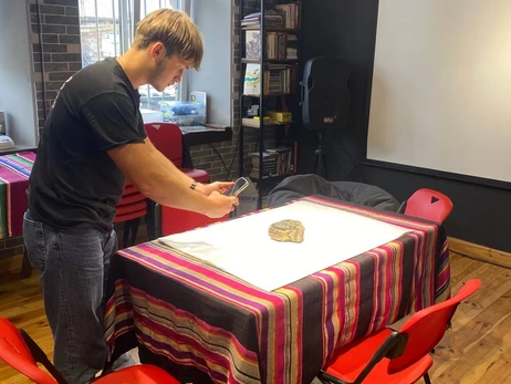 Український боєць знайшов зуби мамонта під час облаштування позицій на кордоні з Білоруссю 