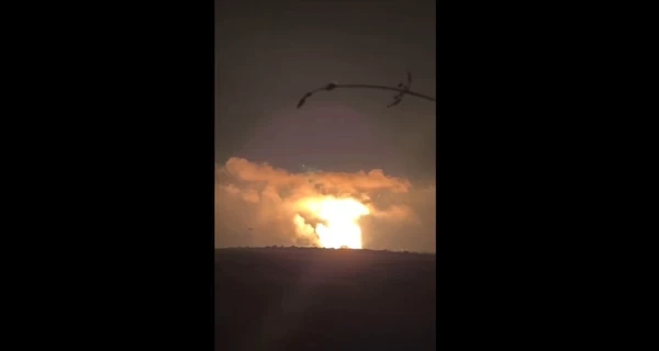 Склады боеприпасов возле оккупированного Харцызска под Донецком поразили дроны, — СБУ