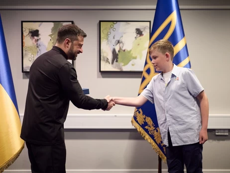 Зеленский наградил 11-летнего датчанина, который собирает деньги для украинских детей