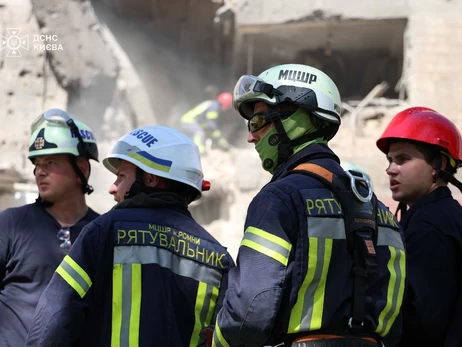 У Києві через масовану атаку росіян пошкоджено консульство Польщі