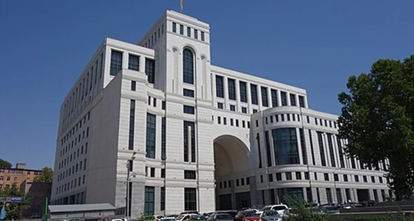 В Армении заявили, что не позволят третьим странам размещать войска на своей территории