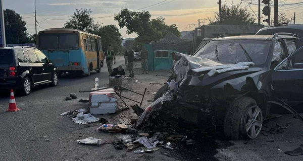 В Закарпатье водитель въехала в контрольно-ревизионный пункт правоохранителей, погиб военный