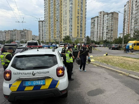 В Киеве неизвестный застрелил мужчину в авто: первые подробности от полиции