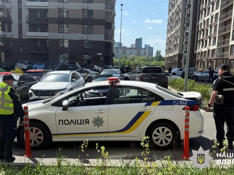 В Одессе трое подростков с пистолетами устроили «охоту» на бездомного в городском парке