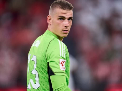 Голкипер сборной Украины возмутил сеть использованием русского языка во время челленджа в 