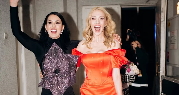 Битва образов: самые яркие наряды Поляковой и Ефросининой в туре 