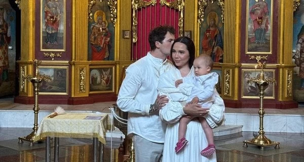 Евгений Кот с женой крестил годовалую дочь и показал фото с таинства