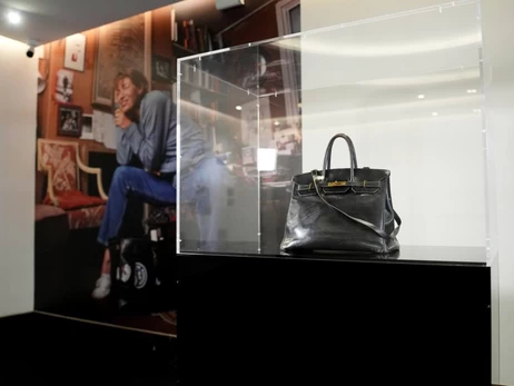 Сумку Birkin приобрели на аукционе за рекордные 10,1 миллиона долларов