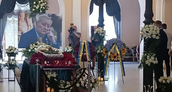 Попрощаться с Игорем Покладом пришли Зибров, Рыбчинский и Вантух