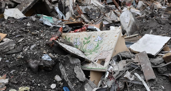 В Киеве разобрали завалы Академии Бойчука – спасли картины, иконы и текстиль