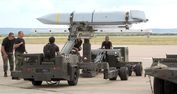 Patriot, JASSM-ER и даже Tomahawk: какое оружие Трамп может дать Украине