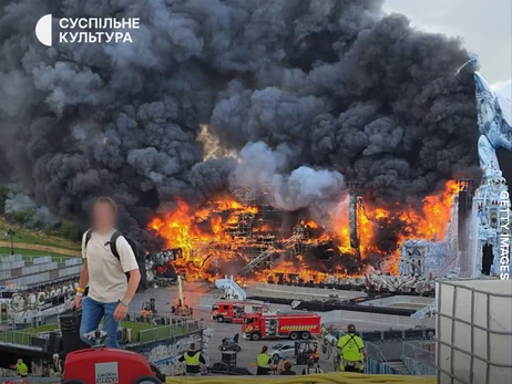 Пожар уничтожил главную сцену фестиваля Tomorrowland за два дня до его открытия