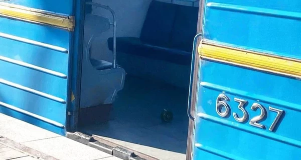 В Киеве женщина в метро выкрикивала 